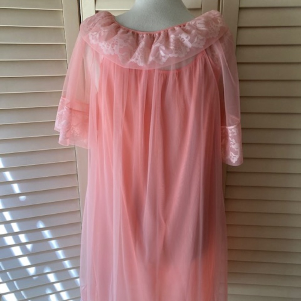 1960's Berkliff Peach Chiffon Peignoir Set - image 6